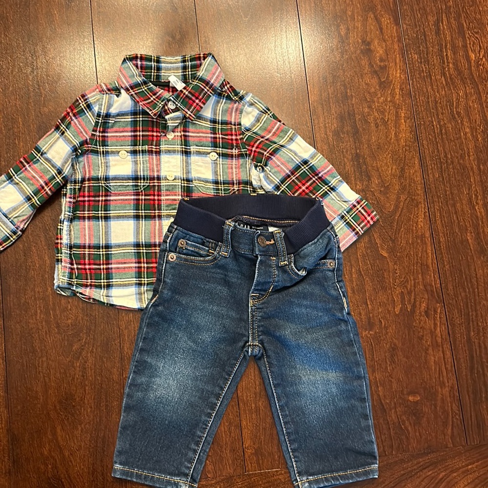 Baby GAP Boys Jeans & Plaid button down shirt size 6-12 months, perfect for fall